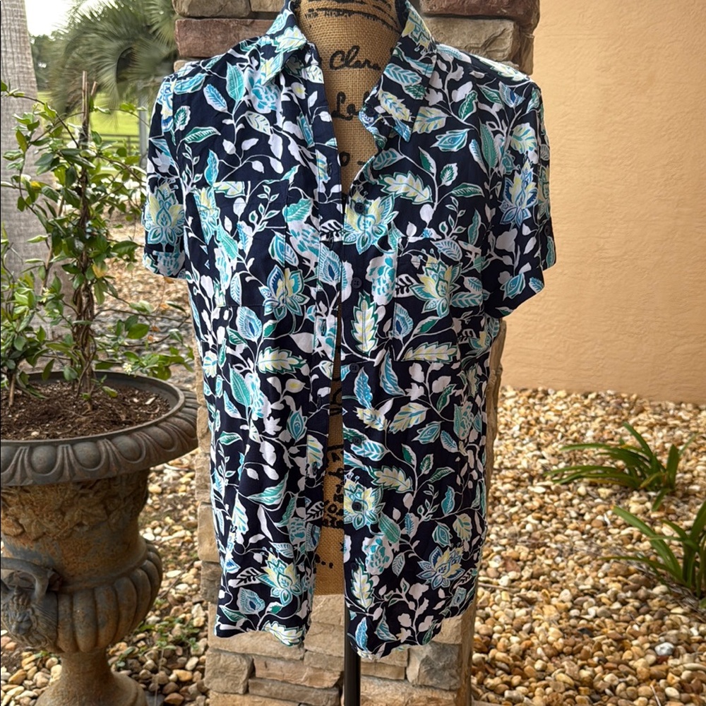 Vibrant Floral Button Down Shirt with Short Sleeves